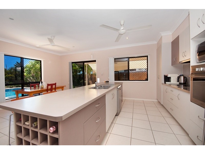 19 Minaret Way, Mount Louisa QLD 4814