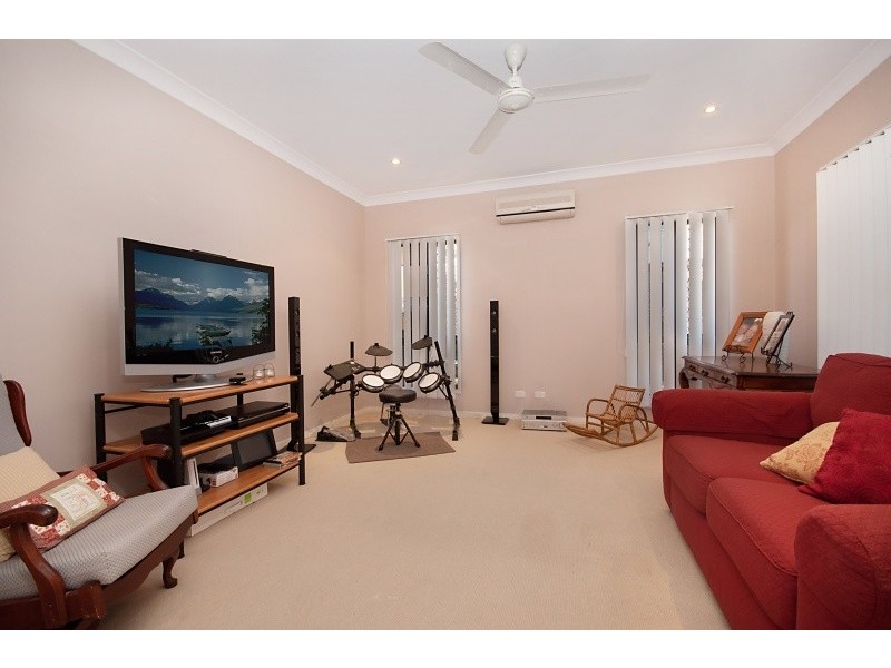 19 Minaret Way, Mount Louisa QLD 4814