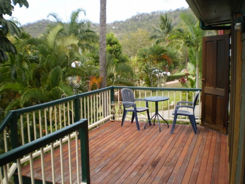 33 Compass Crescent Nelly Bay, Magnetic Island QLD 4819