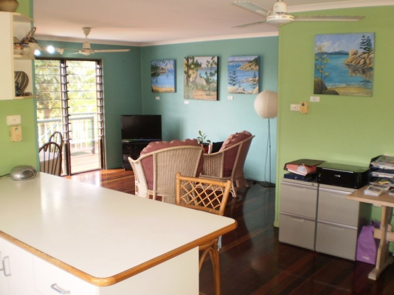 33 Compass Crescent Nelly Bay, Magnetic Island QLD 4819