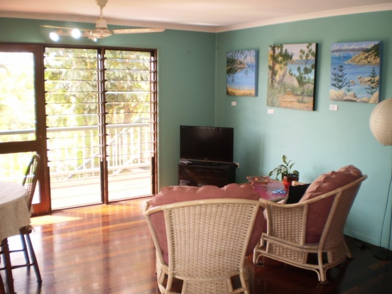 33 Compass Crescent Nelly Bay, Magnetic Island QLD 4819