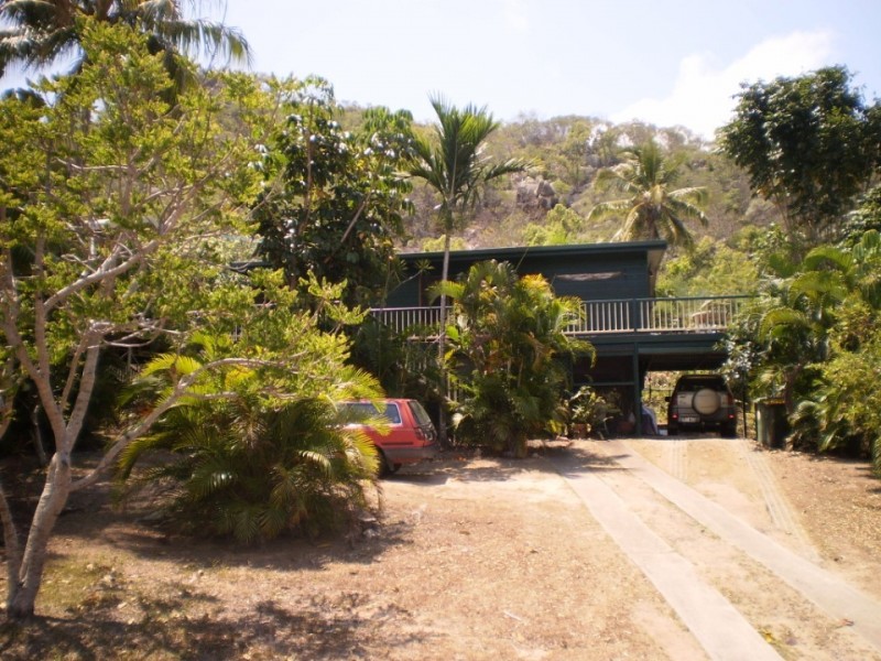 33 Compass Crescent Nelly Bay, Magnetic Island QLD 4819