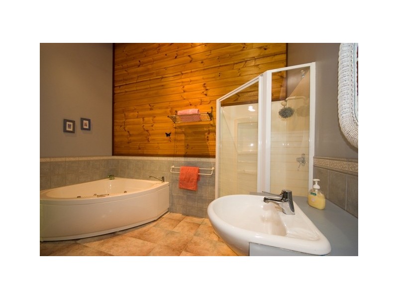 6 Coleton Court, Nelly Bay QLD 4819