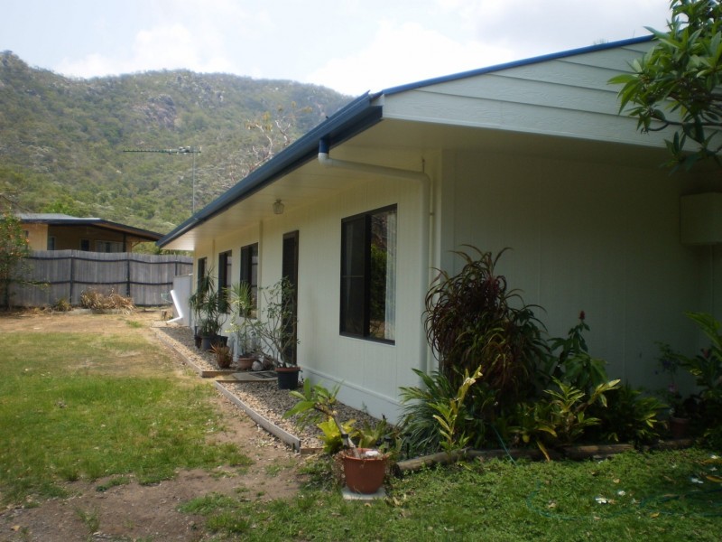 4 Bowerman Court NELLY BAY, Magnetic Island QLD 4819