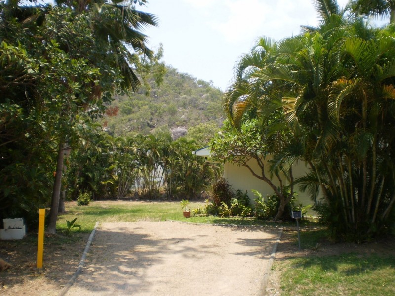 4 Bowerman Court NELLY BAY, Magnetic Island QLD 4819