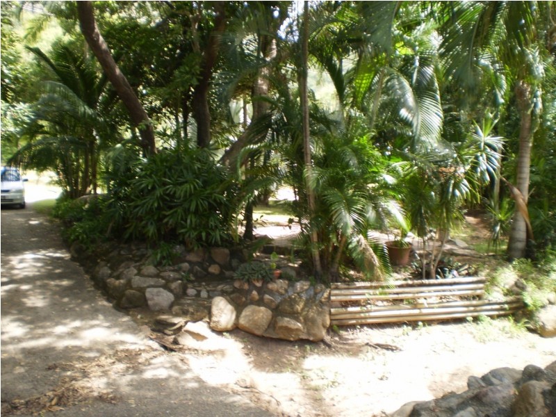 5 Mirimar Crescent Arcadia, Magnetic Island QLD 4819