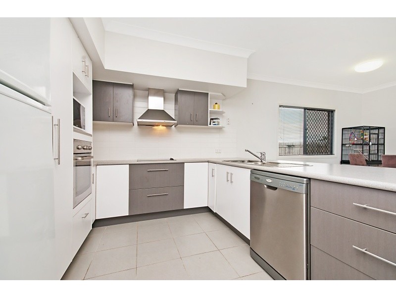 15 Parklands Drive, Mount Louisa QLD 4814