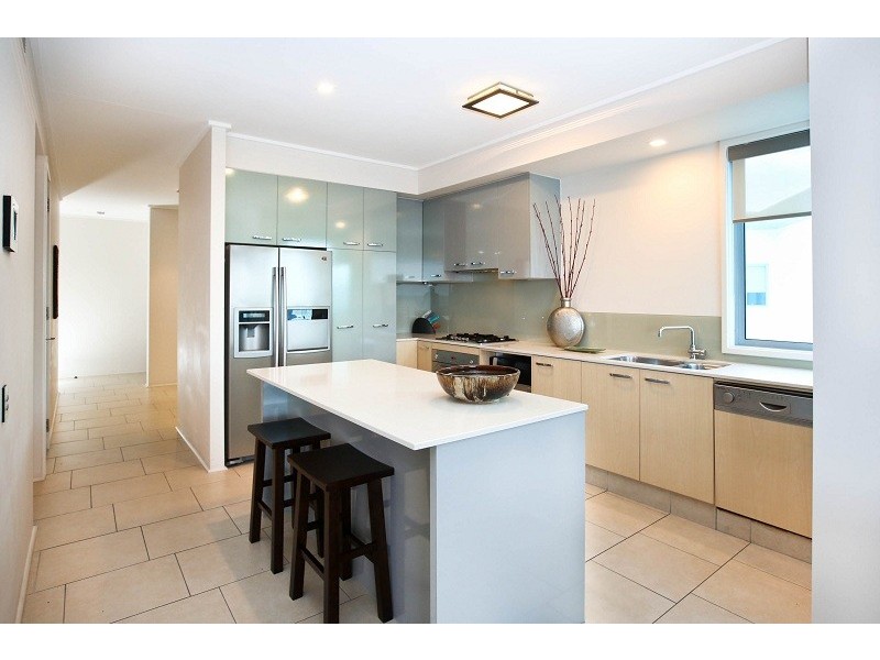 111/72 The Strand, North Ward QLD 4810