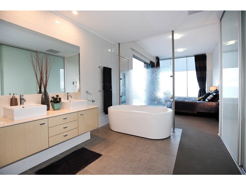 111/72 The Strand, North Ward QLD 4810