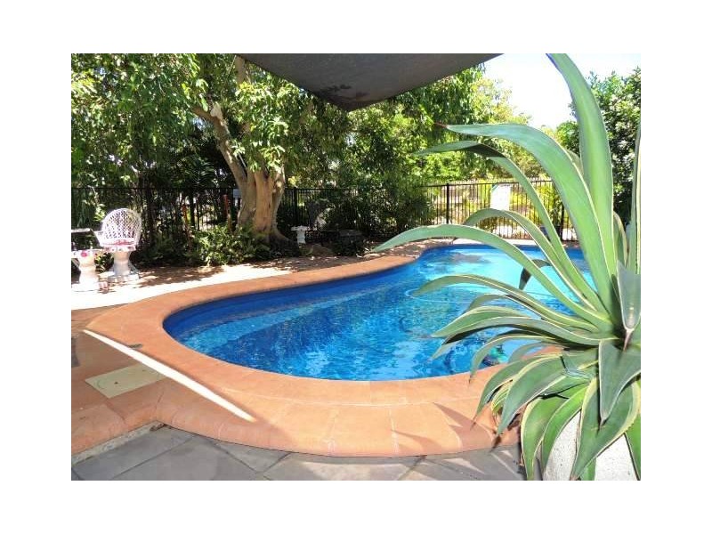 39 Reef Street, Saunders Beach QLD 4818