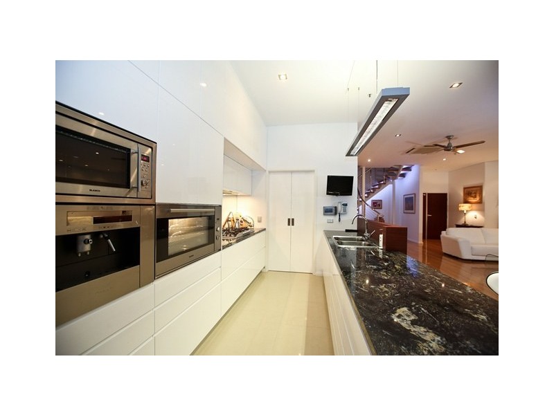 16.01/148C Walker, Townsville City QLD 4810