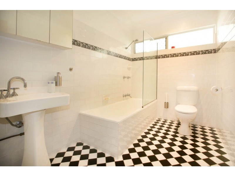 1588 Riverway Drive, Kelso QLD 4815