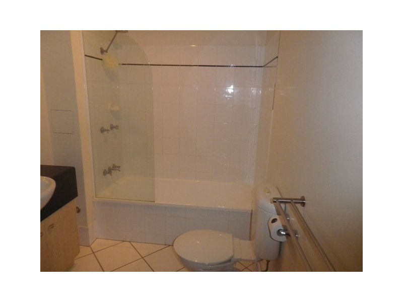 3/18 The Strand, North Ward QLD 4810