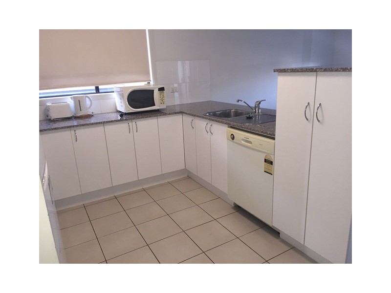 12/53-55 Kings Road, Hyde Park QLD 4812