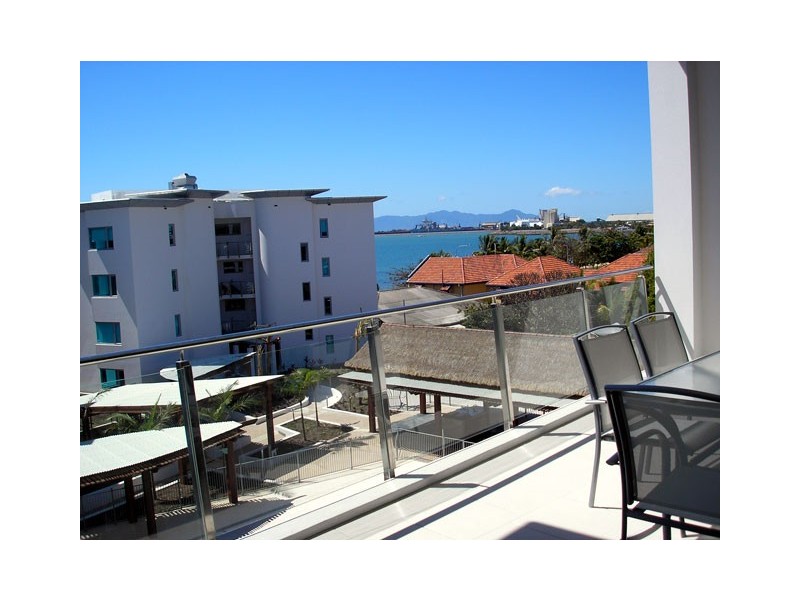 109/72-74 The Strand, North Ward QLD 4810