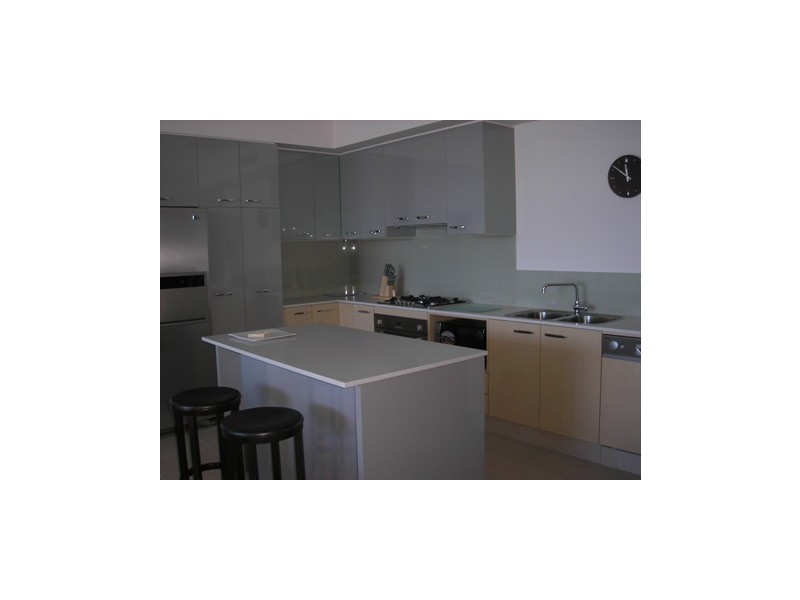 109/72-74 The Strand, North Ward QLD 4810