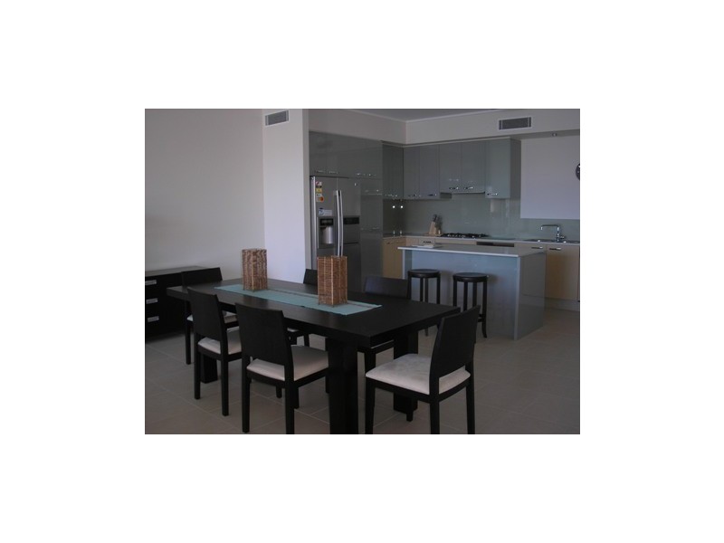 109/72-74 The Strand, North Ward QLD 4810