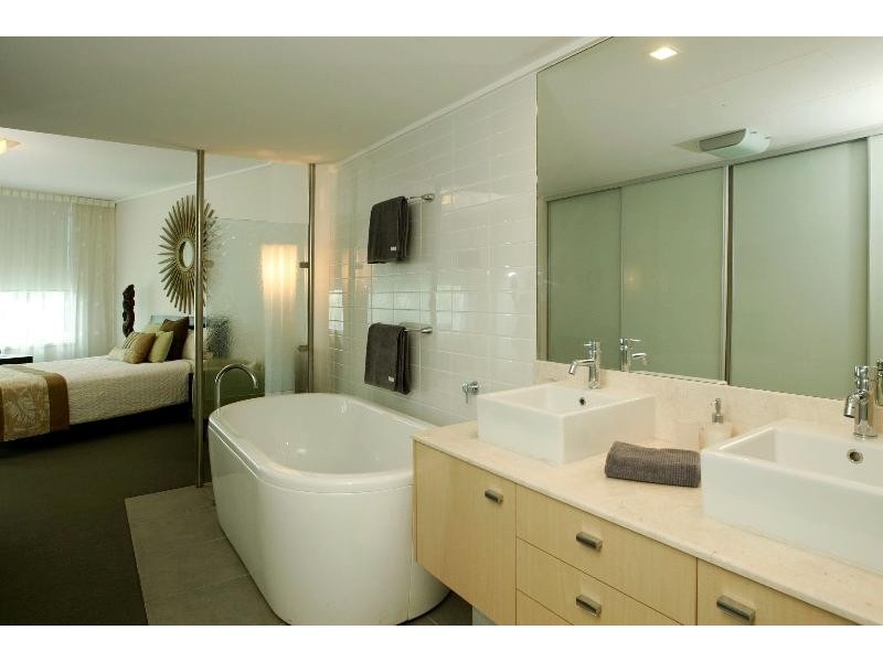 109/72-74 The Strand, North Ward QLD 4810