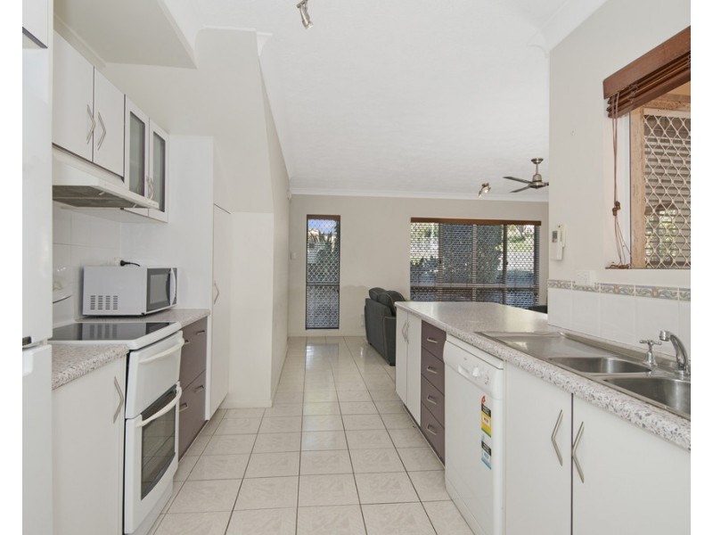 1/4 Stuart Street, North Ward QLD 4810