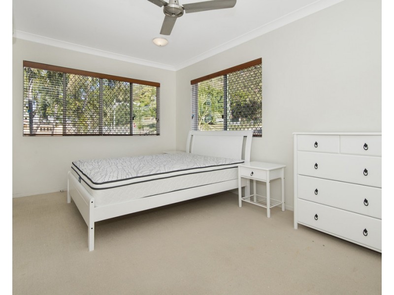 1/4 Stuart Street, North Ward QLD 4810