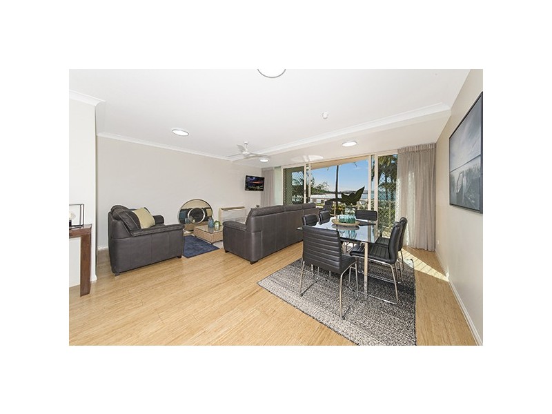 6/7 Mariners North, Townsville City QLD 4810