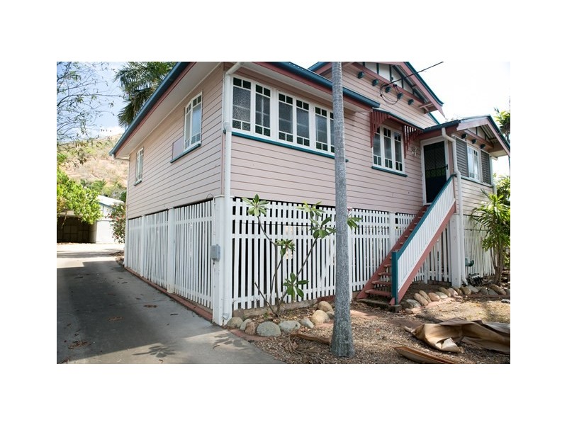 5 Garrick Street, West End QLD 4810