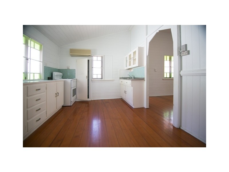 5 Garrick Street, West End QLD 4810