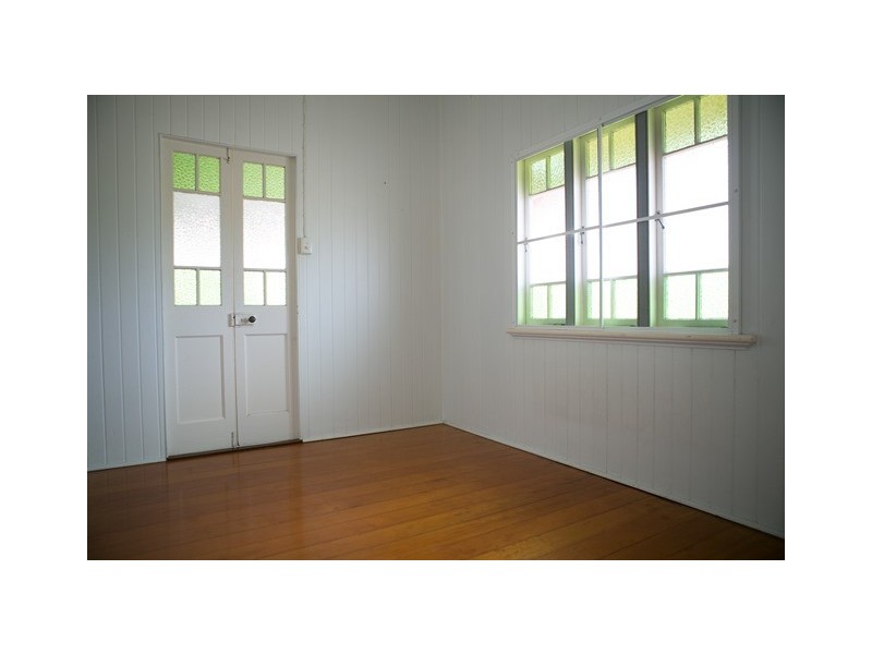 5 Garrick Street, West End QLD 4810