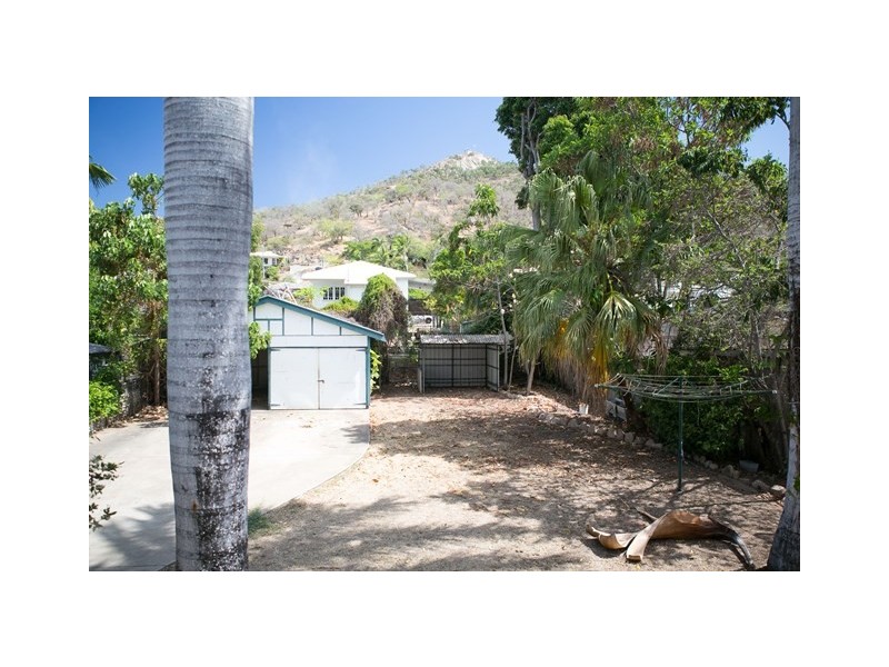 5 Garrick Street, West End QLD 4810