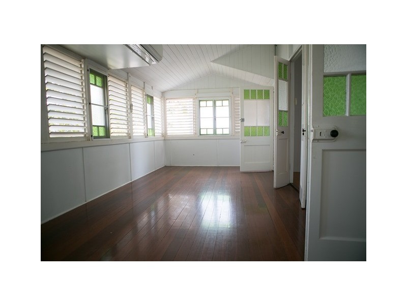 5 Garrick Street, West End QLD 4810