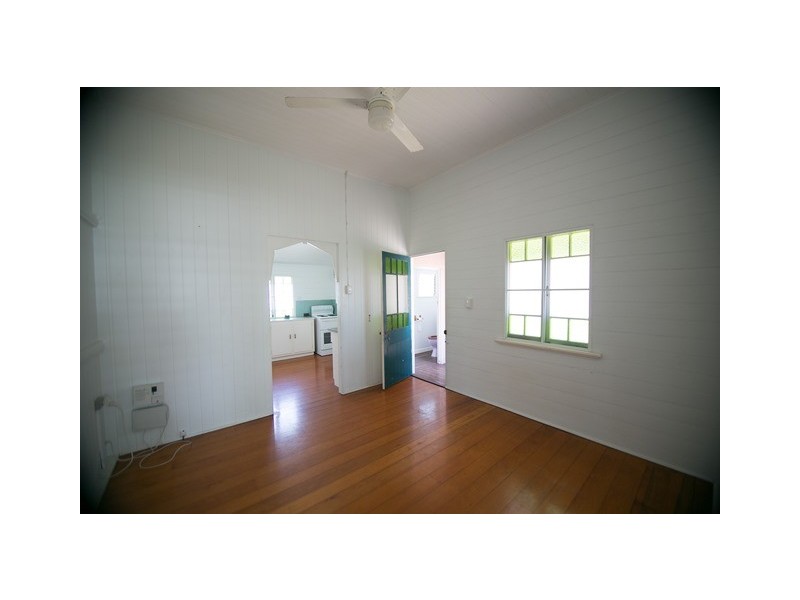 5 Garrick Street, West End QLD 4810