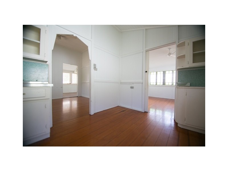 5 Garrick Street, West End QLD 4810