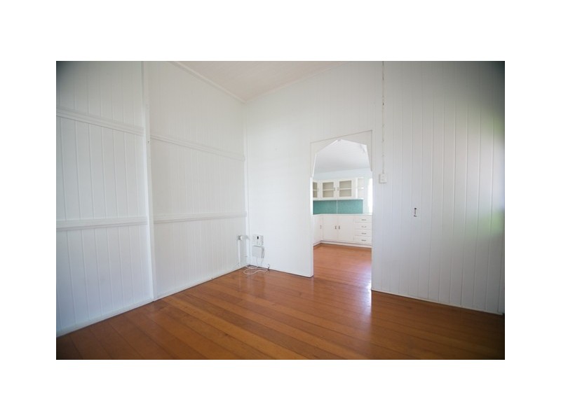 5 Garrick Street, West End QLD 4810