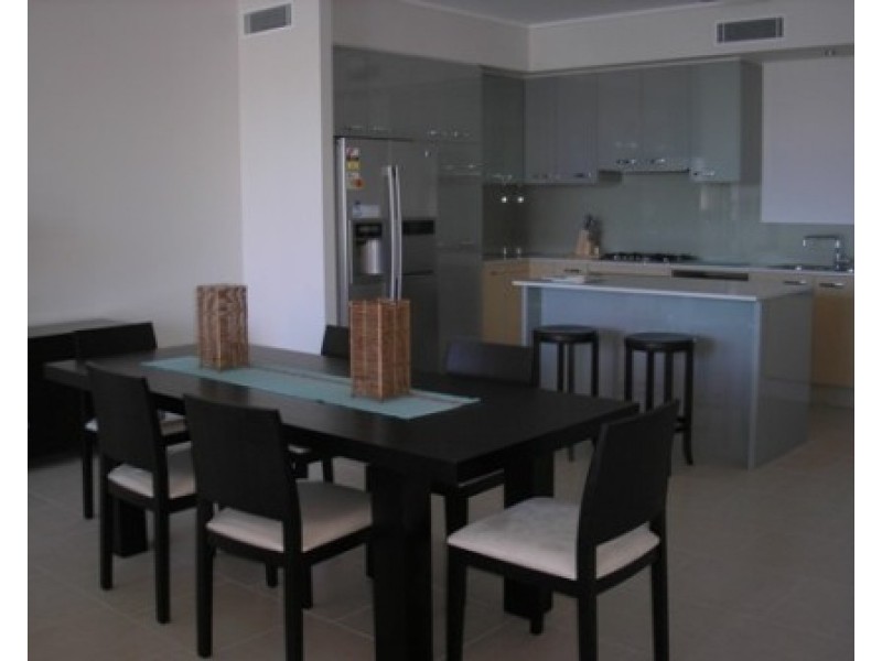 322/72-74 The Strand, North Ward QLD 4810