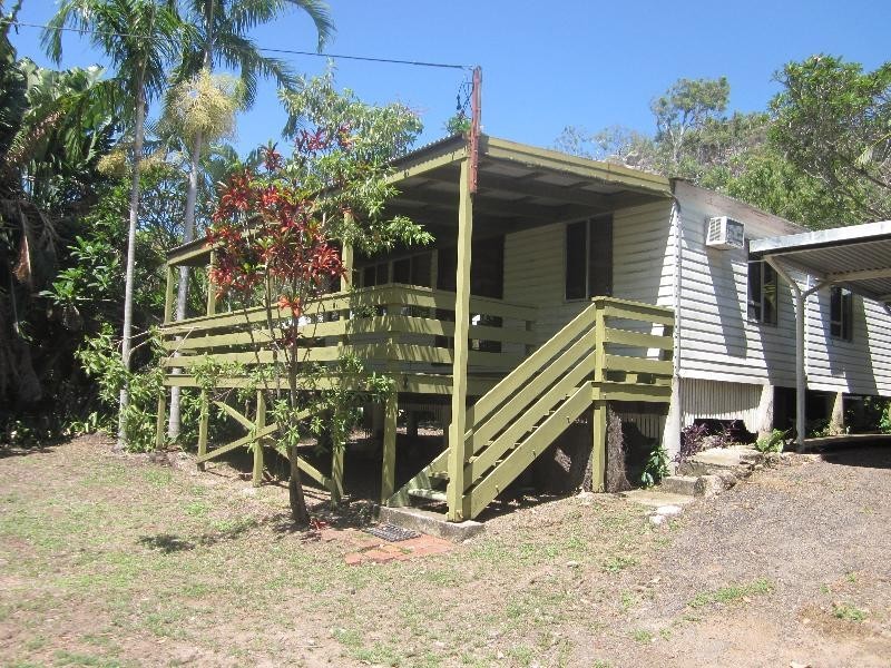 51 Hayles Avenue, Arcadia, Magnetic Island QLD 4819