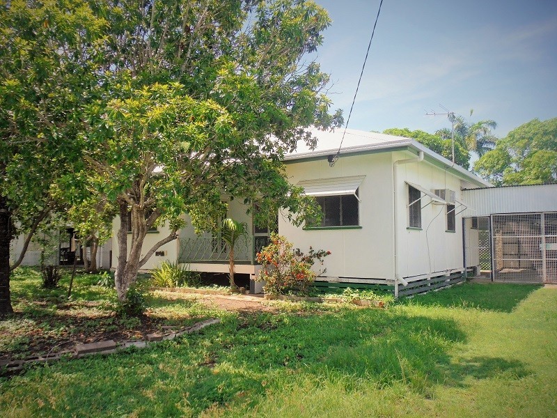 39 Montgomery Street, West End QLD 4810