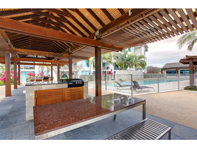 106/72-74 The Strand, North Ward QLD 4810