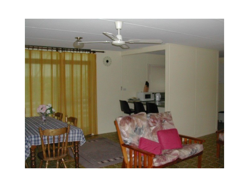 27 Yates Street, Nelly Bay QLD 4819