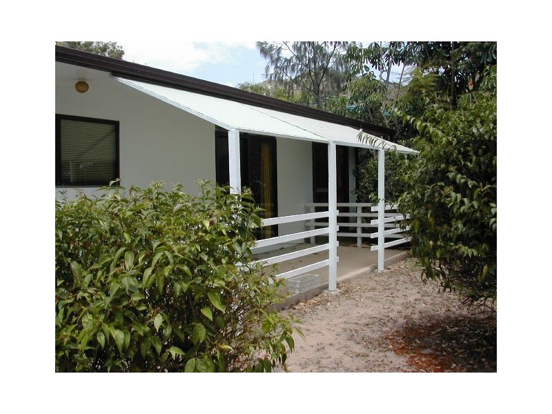27 Yates Street, Nelly Bay QLD 4819