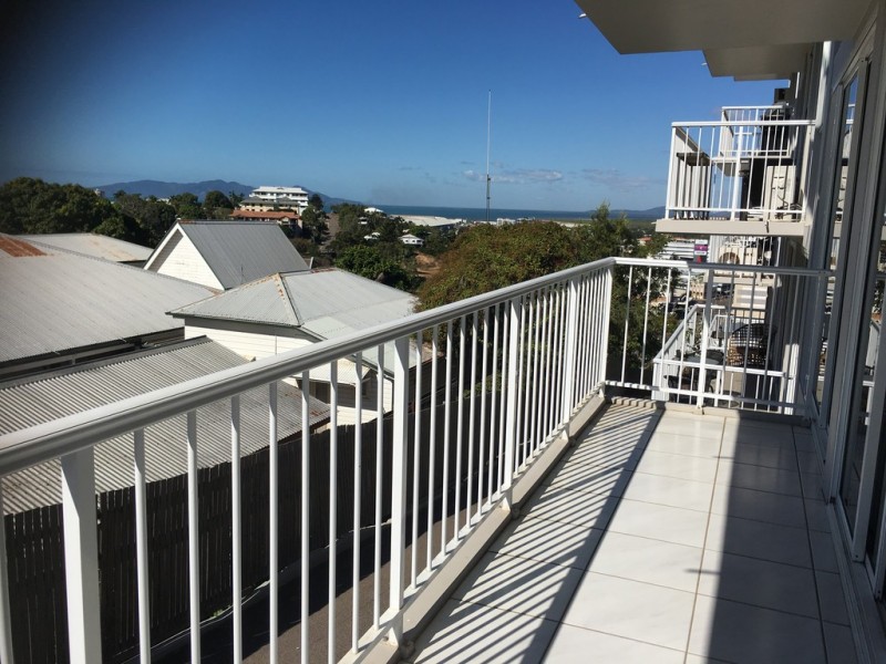 17/6 Hale Street, Townsville City QLD 4810