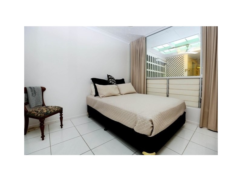 12/2 Victoria Street, North Ward QLD 4810