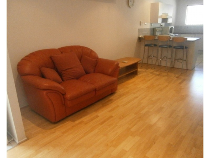 2/114 Mitchell Street, North Ward QLD 4810