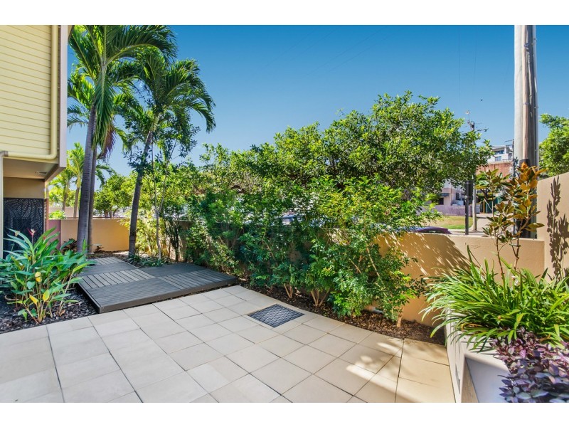 1/30-32 Gregory Street ( Empyrean ), North Ward QLD 4810