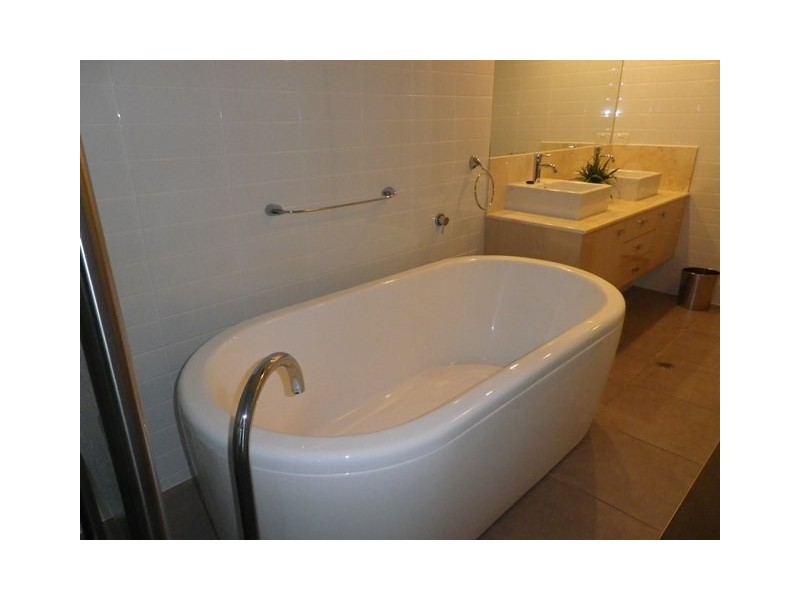 109/72-74 The Strand, North Ward QLD 4810