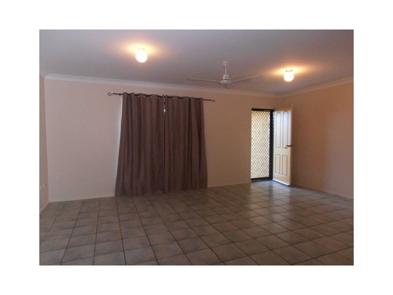 7 Gilmour Crescent, Kirwan QLD 4817