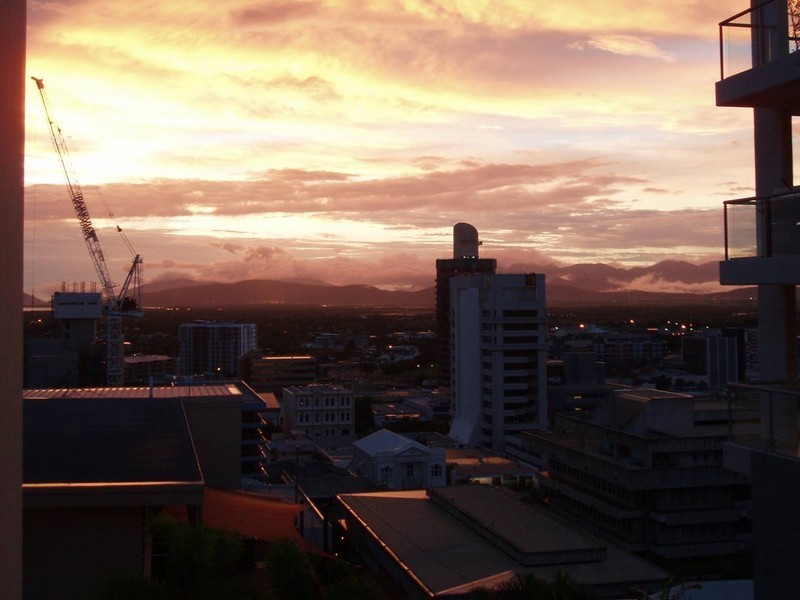 4/6 Hale Street, Townsville City QLD 4810