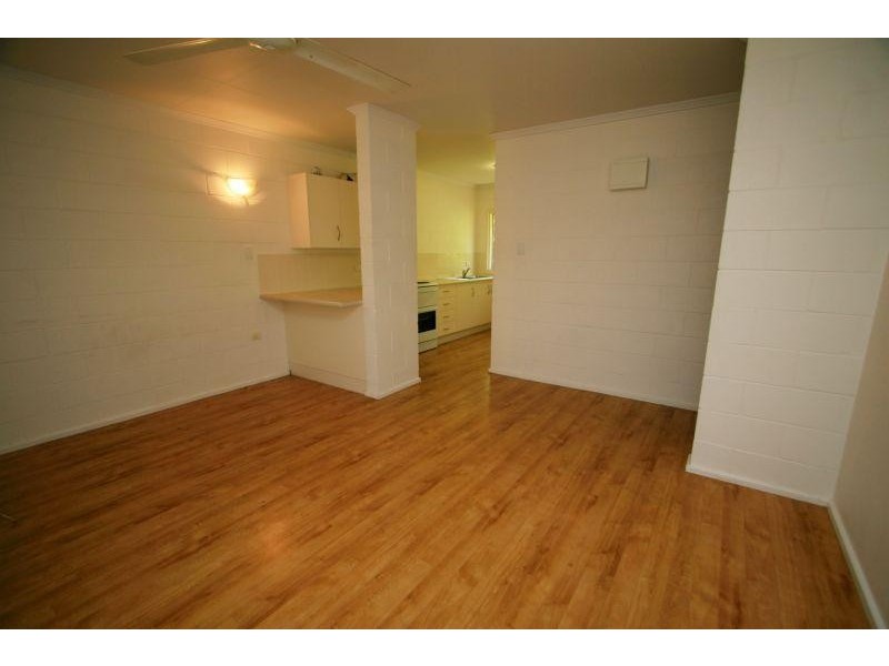 8/70 Eyre Street, North Ward QLD 4810