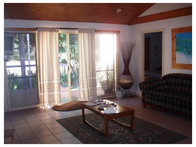 14 Granite Street, Picnic Bay, Magnetic Island QLD 4819