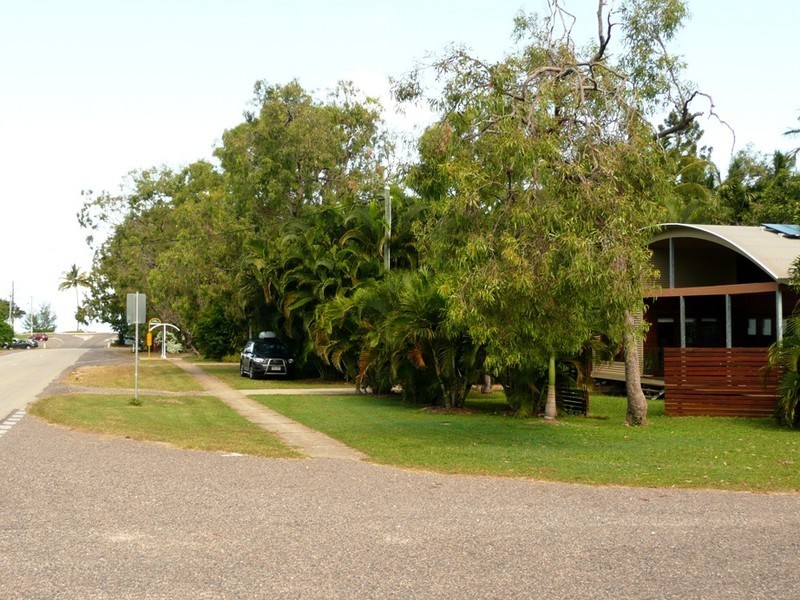 27 Barbarra Street Picnic Bay, Magnetic Island QLD 4819