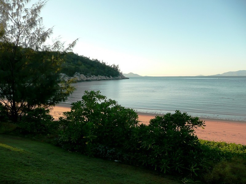 27 Barbarra Street Picnic Bay, Magnetic Island QLD 4819